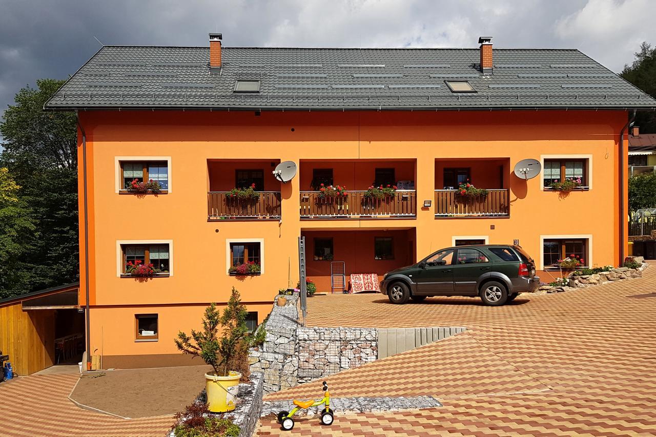 Apartments Kalyn Svoboda nad Upou Exterior photo